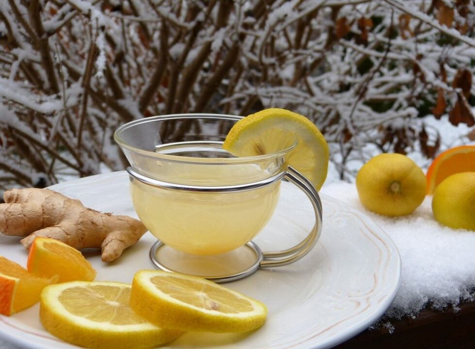 čaj z limono na osnovi ingverja za moč